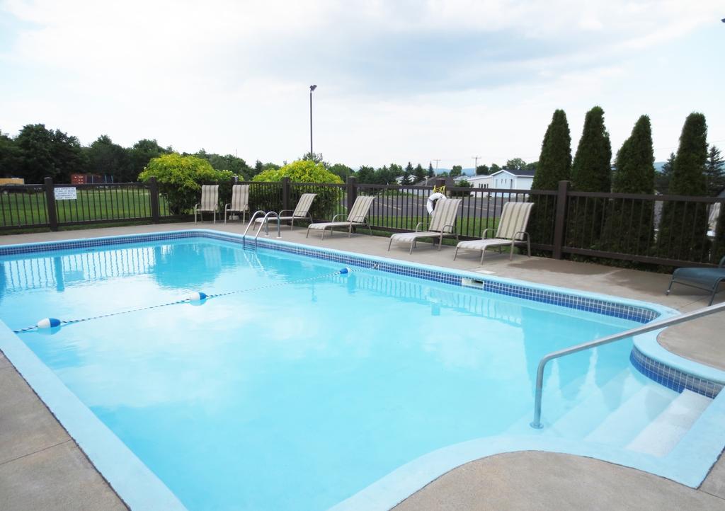 Days Inn By Wyndham Montmagny Extérieur photo
