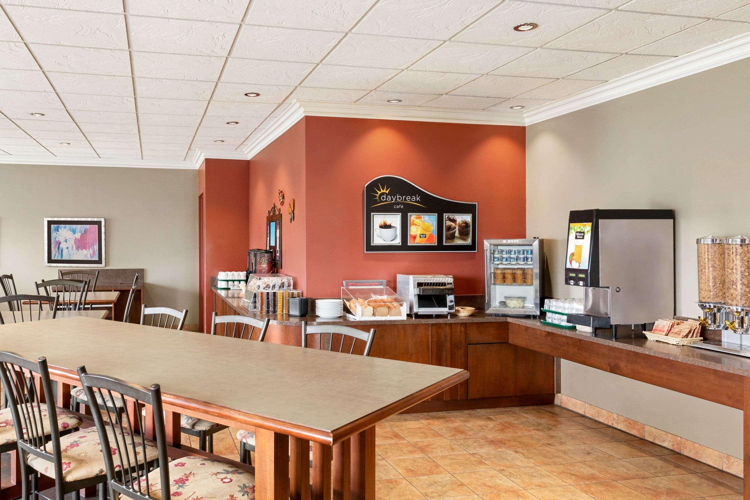 Days Inn By Wyndham Montmagny Extérieur photo