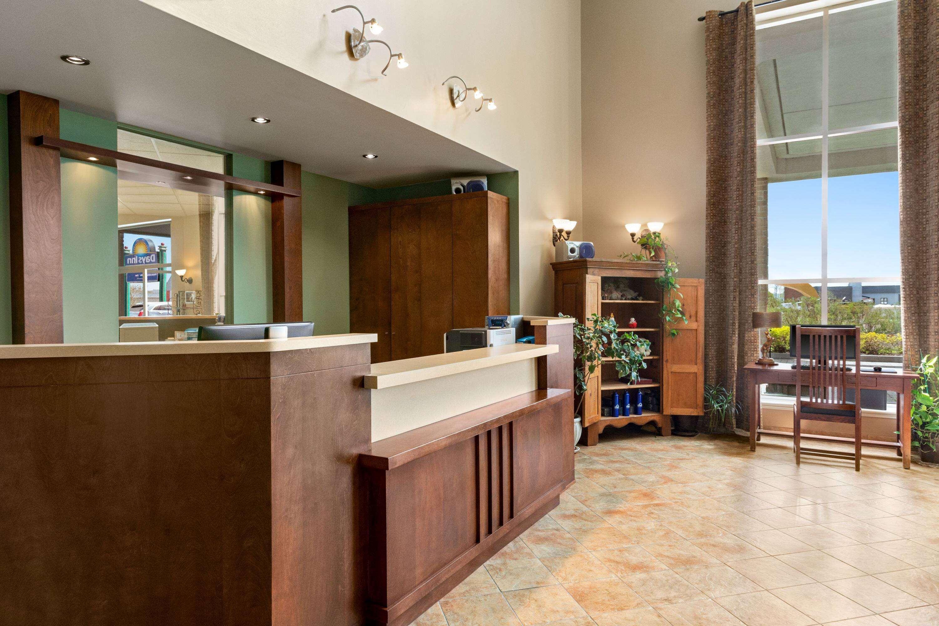 Days Inn By Wyndham Montmagny Extérieur photo